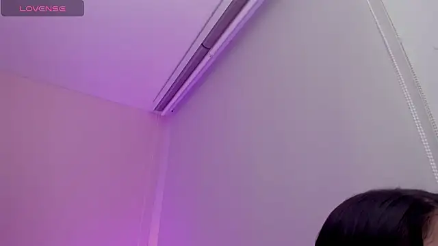 Oriana Guzman online show from 04-11-26, 07:45