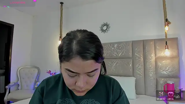 Oriana Guzman online show from 07-27-26, 11:45