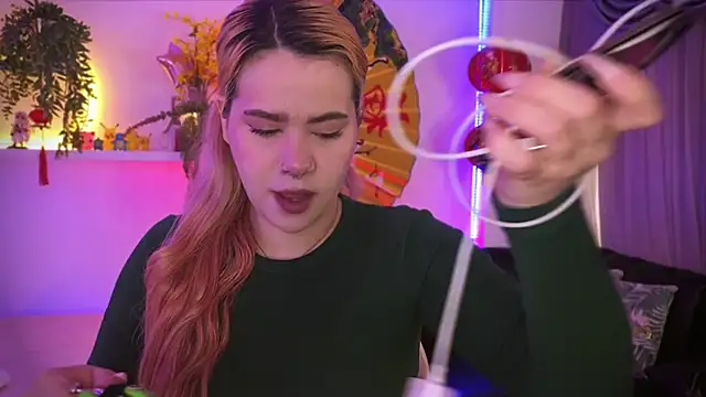 albaismynameX online show from 12-04-25, 12:15