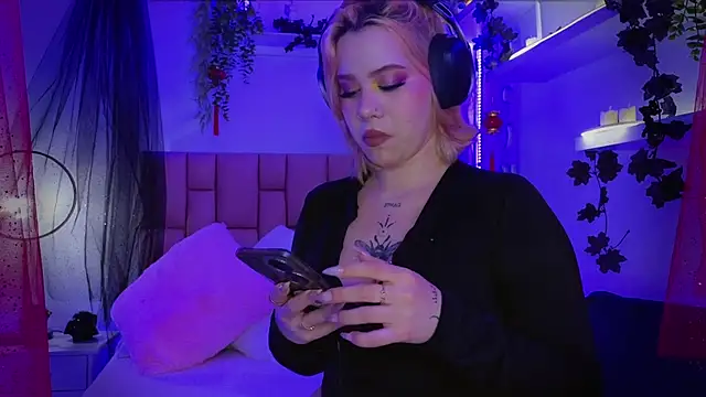 albaismynameX online show from 10-27-25, 12:17