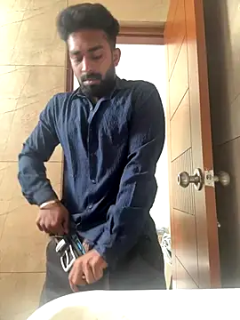 Handsomehunk 4U online show from 12-18-25, 08:30