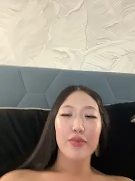 Snapshot of Aiko_Yumi chatting on 03-05-25, 09:59 Aiko Yumi online show from 03-05-25, 09:59