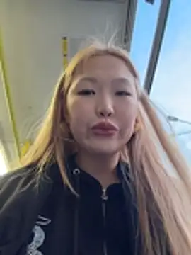 Aiko Yumi online show from 04-14-26, 04:56