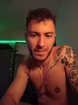 Snapshot of BenDover313OF chatting on 07-12-26, 11:27 BenDover313OF online show from 07-12-26, 11:27