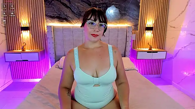 Snapshot of andreina26_ chatting on 05-11-26, 10:18 andreina26 online show from 05-11-26, 10:18