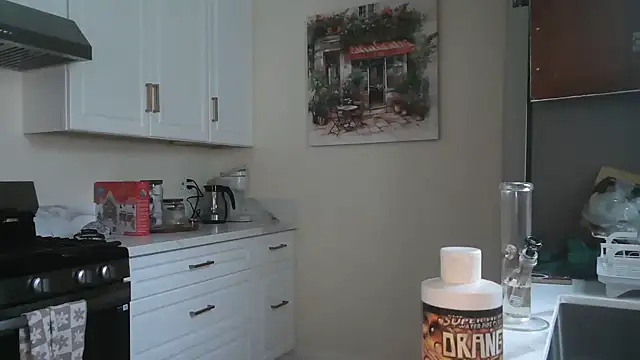 NatalieKneals online show from 12-17-25, 04:34