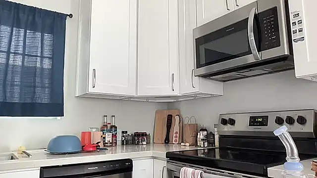 NatalieKneals online show from 01-07-26, 07:41