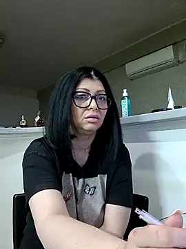 Milf Abigail online show from 04-18-26, 01:41