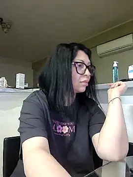 Snapshot of Milf_Abigail chatting on 05-23-26, 02:32 Milf Abigail online show from 05-23-26, 02:32