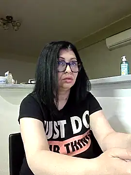 Snapshot of Milf_Abigail chatting on 04-21-26, 01:18 Milf Abigail online show from 04-21-26, 01:18