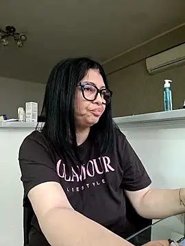 Snapshot of Milf_Abigail chatting on 06-04-26, 03:11 Milf Abigail online show from 06-04-26, 03:11