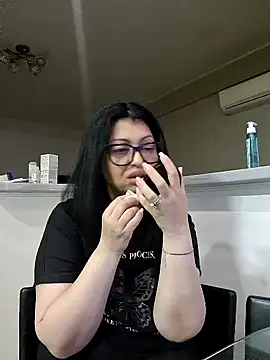 Snapshot of Milf_Abigail chatting on 05-26-26, 02:31 Milf Abigail online show from 05-26-26, 02:31
