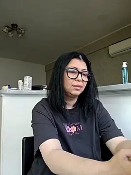 Snapshot of Milf_Abigail chatting on 06-03-26, 03:29 Milf Abigail online show from 06-03-26, 03:29