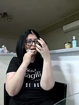 Snapshot of Milf_Abigail chatting on 04-19-26, 12:44 Milf Abigail online show from 04-19-26, 12:44