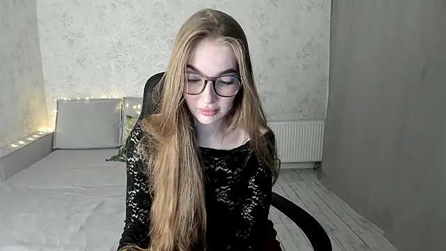 LissaCain online show from 11-12-25, 04:49