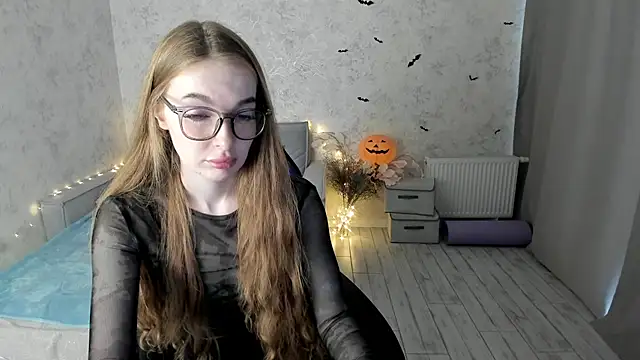 LissaCain online show from 10-08-25, 07:32