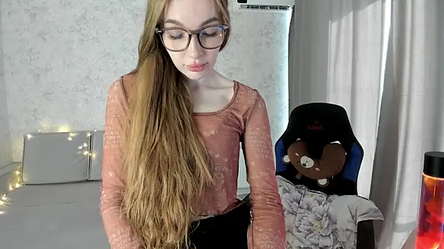 LissaCain online show from 09-10-25, 05:17