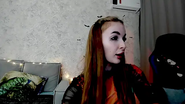 LissaCain online show from 10-31-25, 06:04