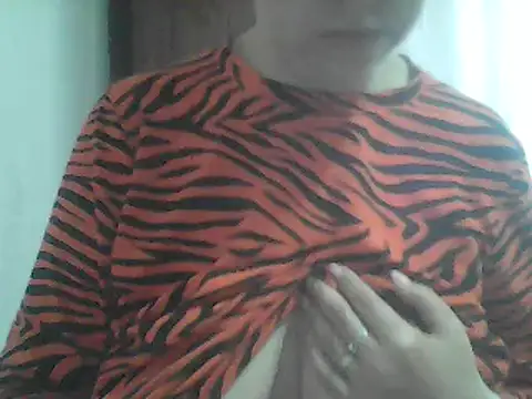 Snapshot of AnaXBerry chatting on 04-18-26, 06:27 AnaXBerry online show from 04-18-26, 06:27
