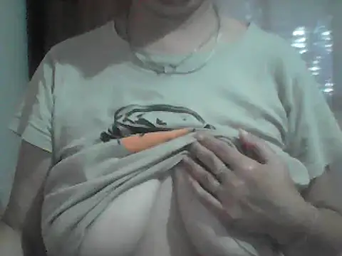 Snapshot of AnaXBerry chatting on 06-26-26, 06:36 AnaXBerry online show from 06-26-26, 06:36