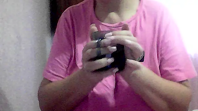Snapshot of AnaXBerry chatting on 10-12-25, 06:37 AnaXBerry online show from 10-12-25, 06:37