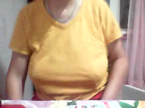 Snapshot of AnaXBerry chatting on 09-29-25, 06:13 AnaXBerry online show from 09-29-25, 06:13