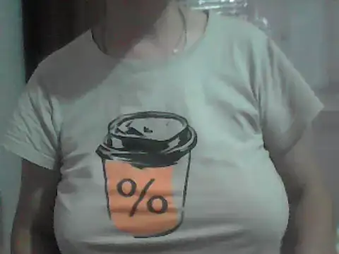 Snapshot of AnaXBerry chatting on 07-06-26, 05:48 AnaXBerry online show from 07-06-26, 05:48