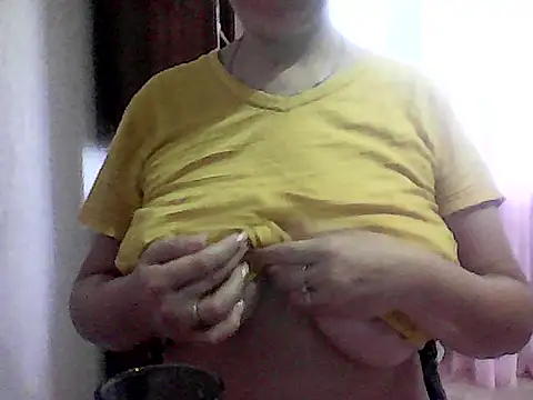 Snapshot of AnaXBerry chatting on 09-25-25, 06:08 AnaXBerry online show from 09-25-25, 06:08