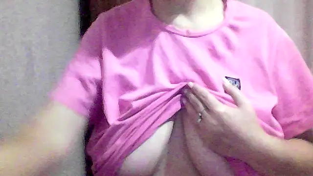 Snapshot of AnaXBerry chatting on 10-11-25, 06:09 AnaXBerry online show from 10-11-25, 06:09
