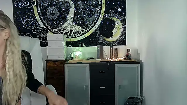 SexxyLiviaa online show from 10-17-25, 02:30