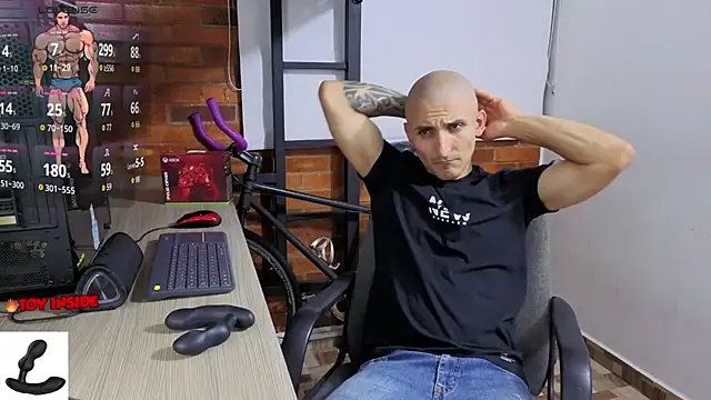 Snapshot of Marck_Muscle chatting on 04-04-26, 03:02 Marck Muscle online show from 04-04-26, 03:02