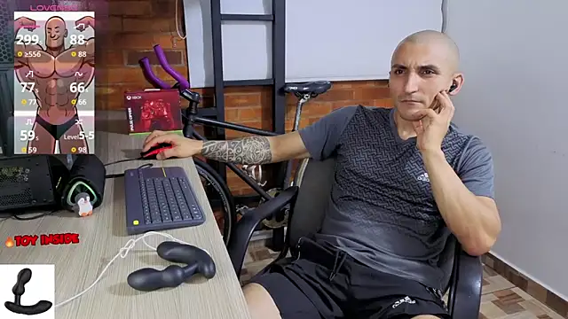 Snapshot of Marck_Muscle chatting on 04-07-26, 12:12 Marck Muscle online show from 04-07-26, 12:12