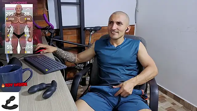 Snapshot of Marck_Muscle chatting on 04-14-26, 11:43 Marck Muscle online show from 04-14-26, 11:43