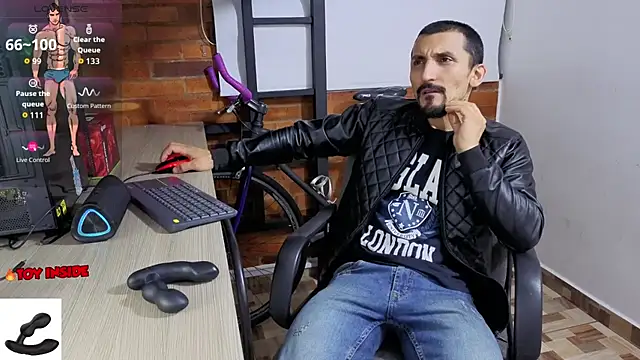 Snapshot of Marck_Muscle chatting on 03-23-26, 03:39 Marck Muscle online show from 03-23-26, 03:39