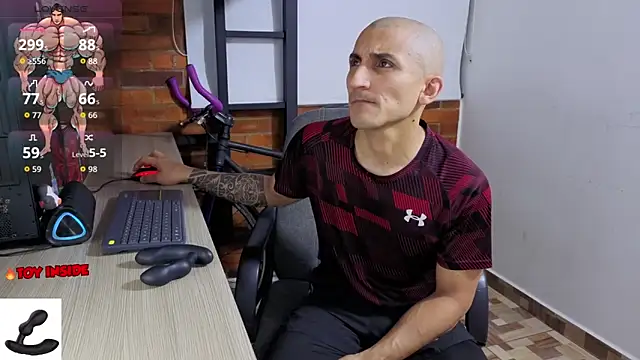 Snapshot of Marck_Muscle chatting on 03-25-26, 12:33 Marck Muscle online show from 03-25-26, 12:33