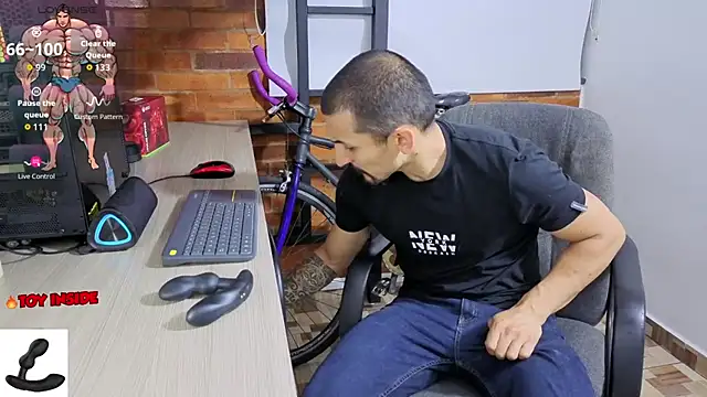 Snapshot of Marck_Muscle chatting on 03-09-26, 02:59 Marck Muscle online show from 03-09-26, 02:59