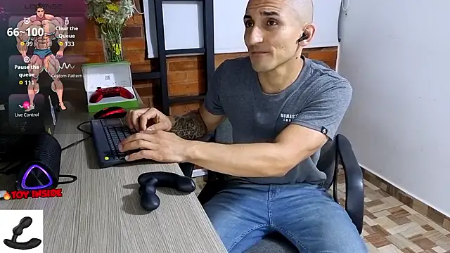 Marck Muscle online show from 01-13-26, 01:31