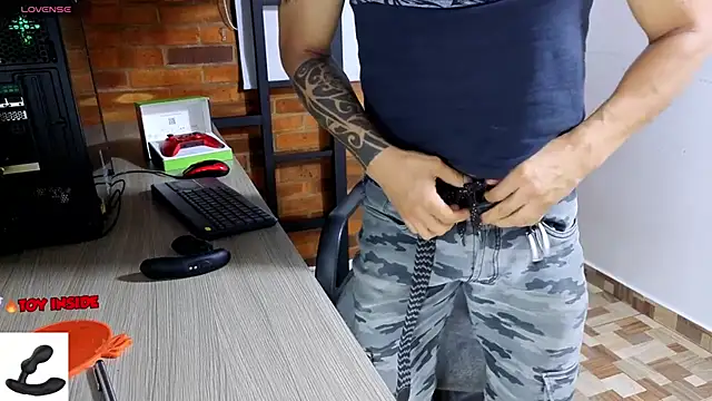 Marck Muscle online show from 12-17-25, 02:27