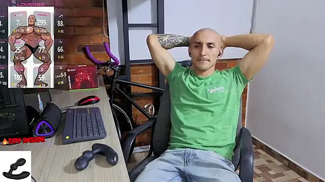 Snapshot of Marck_Muscle chatting on 04-13-26, 01:42 Marck Muscle online show from 04-13-26, 01:42