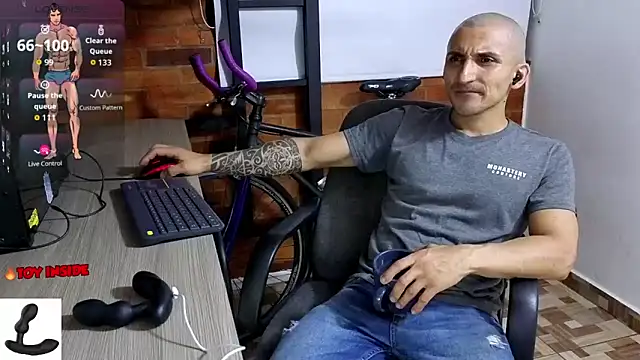 Marck Muscle online show from 11-15-25, 01:09