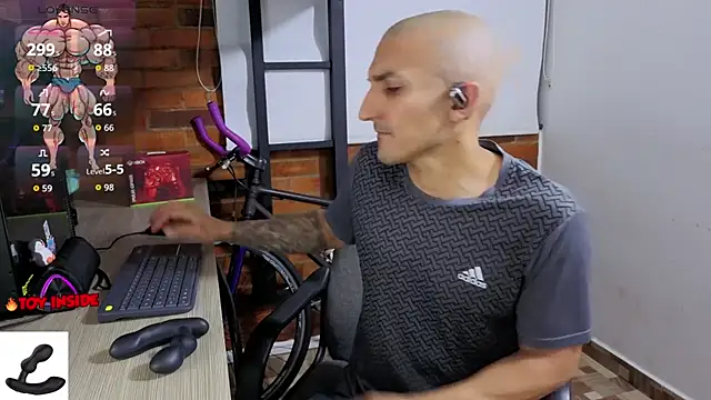 Snapshot of Marck_Muscle chatting on 03-27-26, 01:25 Marck Muscle online show from 03-27-26, 01:25