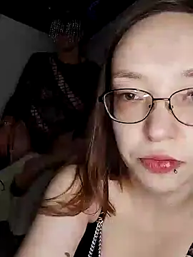 Isabella Geney online show from 02-10-25, 10:40