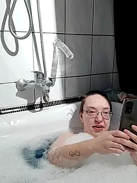 Isabella Geney online show from 02-21-26, 05:59