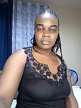 Snapshot of queen_arianna chatting on 02-26-26, 12:43 queen arianna online show from 02-26-26, 12:43