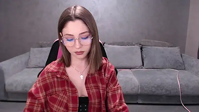 Tessa Walker online show from 12-04-25, 10:14