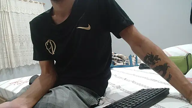 UncutToyBoy23cm online show from 06-24-26, 03:21