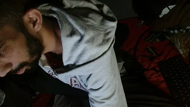 UncutToyBoy23cm online show from 06-10-26, 07:04