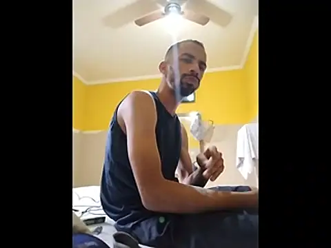 Snapshot of UncutToyBoy23cm chatting on 01-13-26, 10:52 UncutToyBoy23cm online show from 01-13-26, 10:52