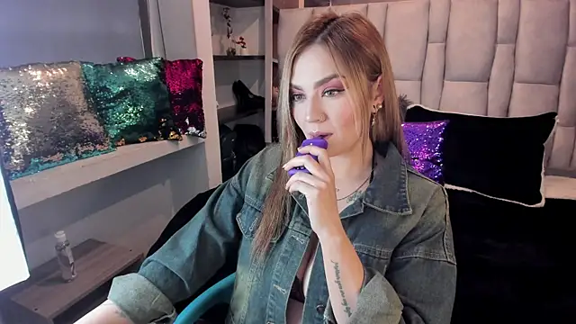 KataHot  online show from 10-03-25, 08:21