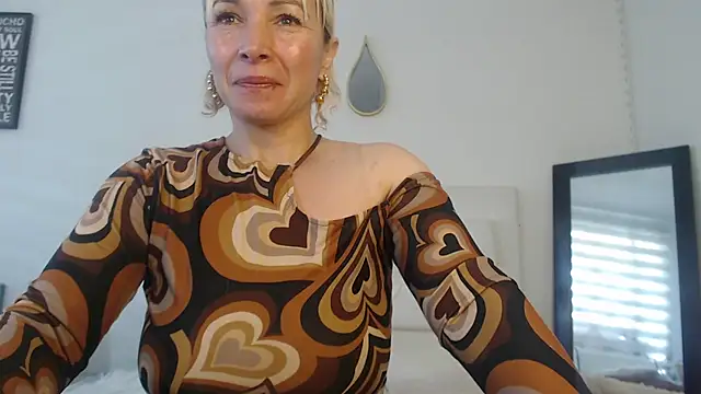 Snapshot of Ingridbergman chatting on 02-26-25, 01:22 Ingridbergman online show from 02-26-25, 01:22